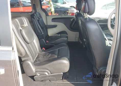 2016 Chrysler Town & Country Touring z USA, uszkodzony, nr VIN 2C4RC1BG9GR254708